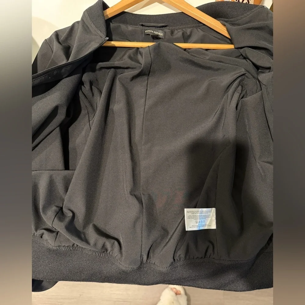 NWOT Banana Republic Bomber Jacket Black size Small